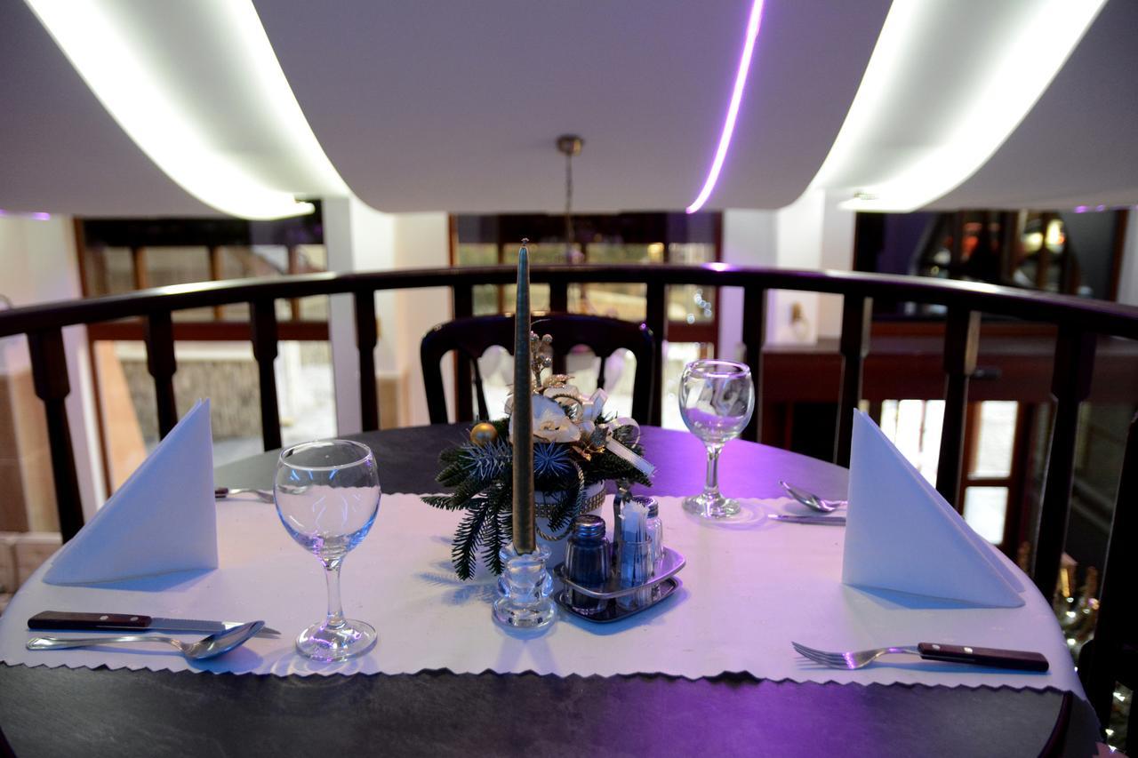 Hotel Minerva Mosonmagyarovar Bagian luar foto